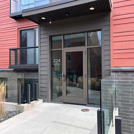 Modern Condo 210 Just Blocks From Lake Michigan Traverse City Extérieur photo