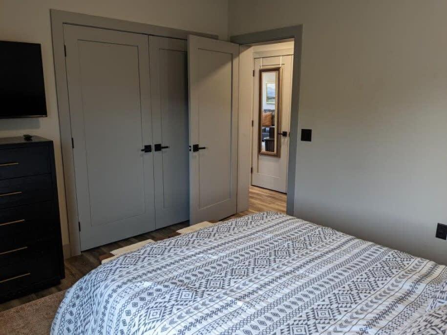 Modern Condo 210 Just Blocks From Lake Michigan Traverse City Extérieur photo