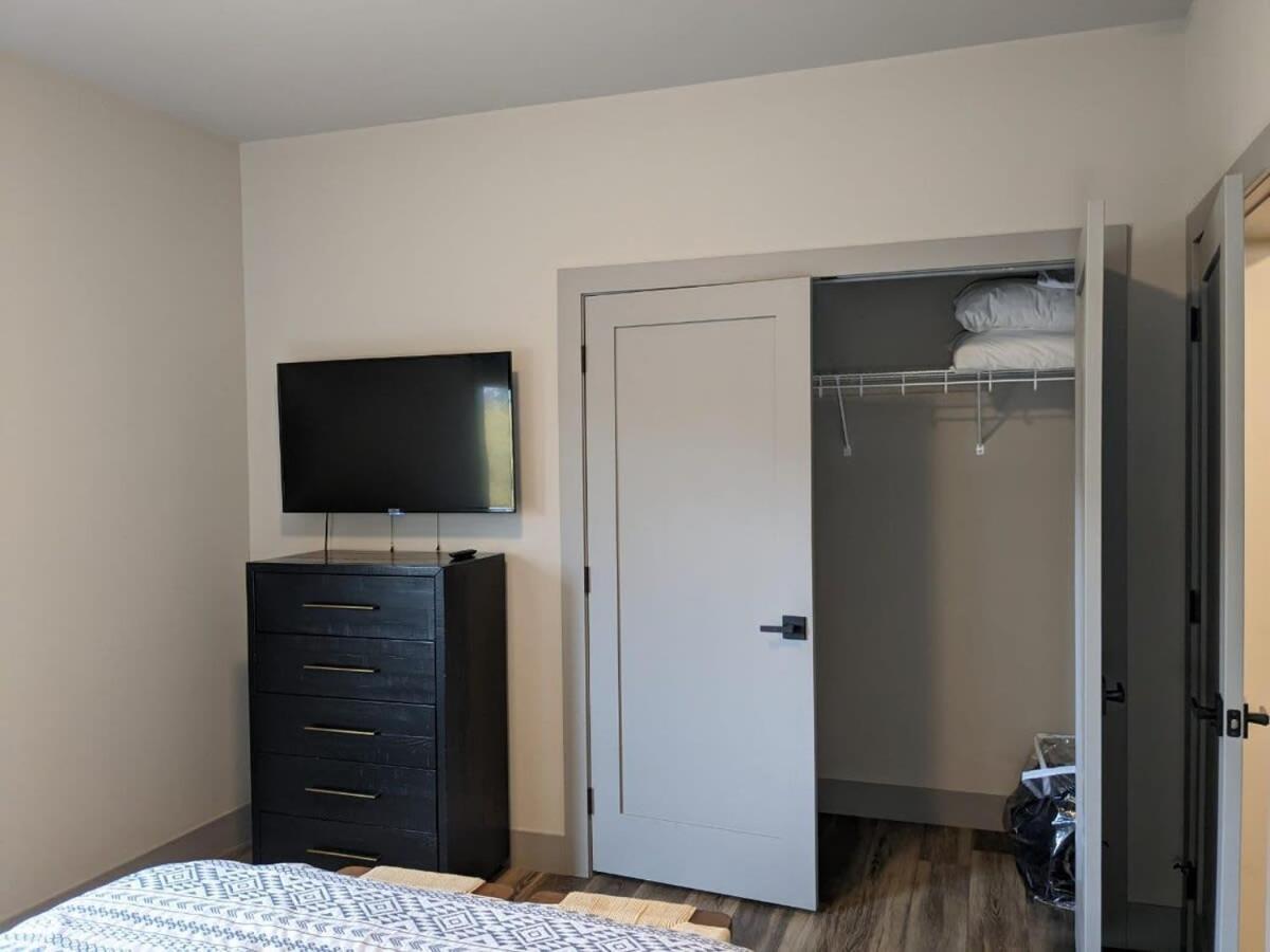 Modern Condo 210 Just Blocks From Lake Michigan Traverse City Extérieur photo