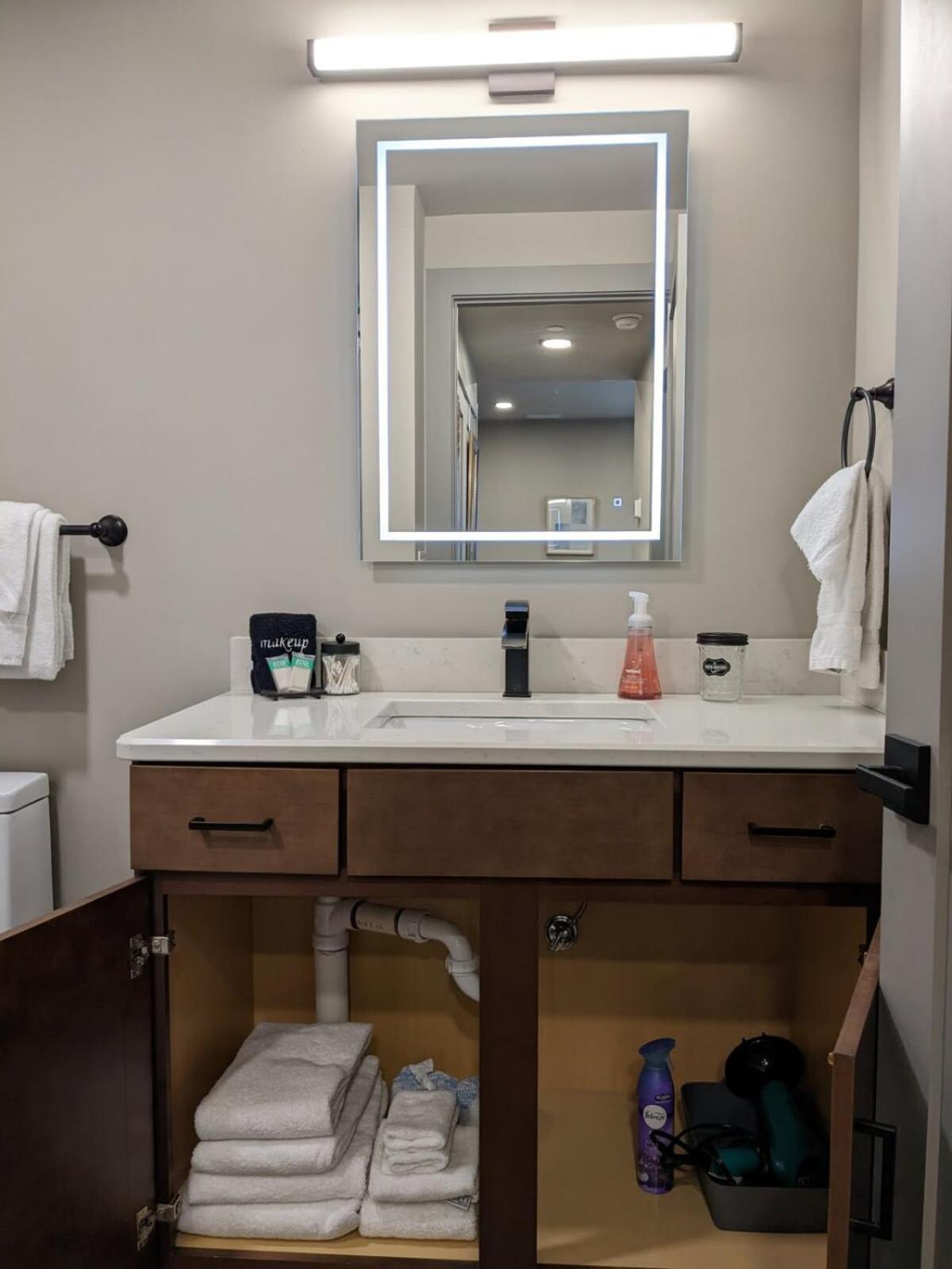 Modern Condo 210 Just Blocks From Lake Michigan Traverse City Extérieur photo